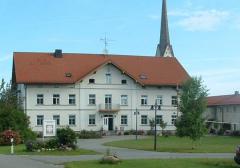 Caristas Wohnheim in Schnaitsee - Holzfenster mit weißer Oberfläche